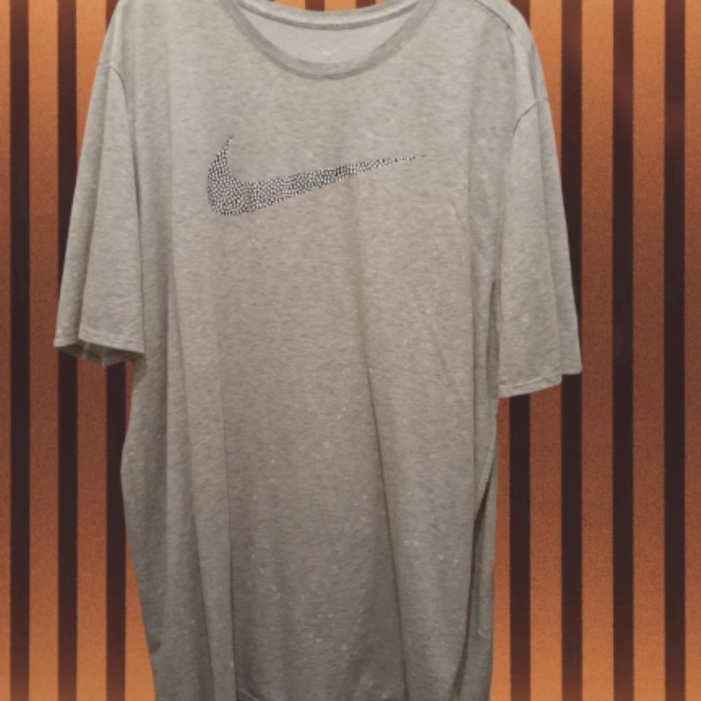 the nike tee dri fit athletic cut